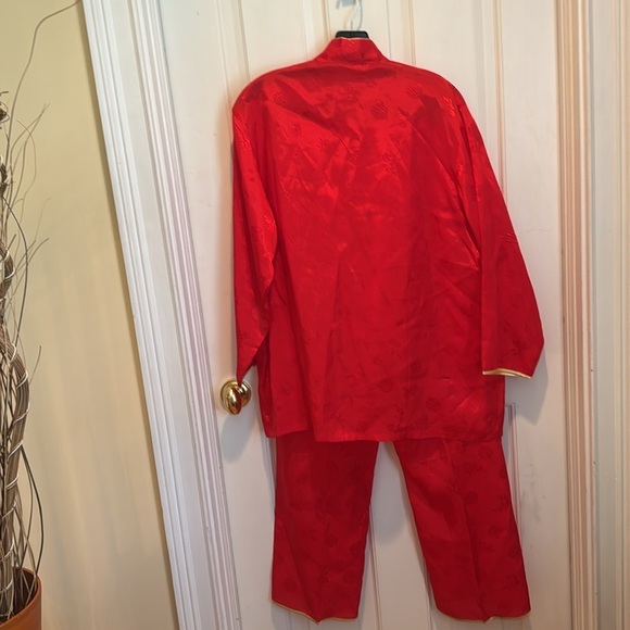 Vintage Chinese red pajamas with embroidery. - Picture 4 of 14